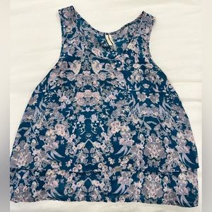 Like new floral Frenchi too with tier size small